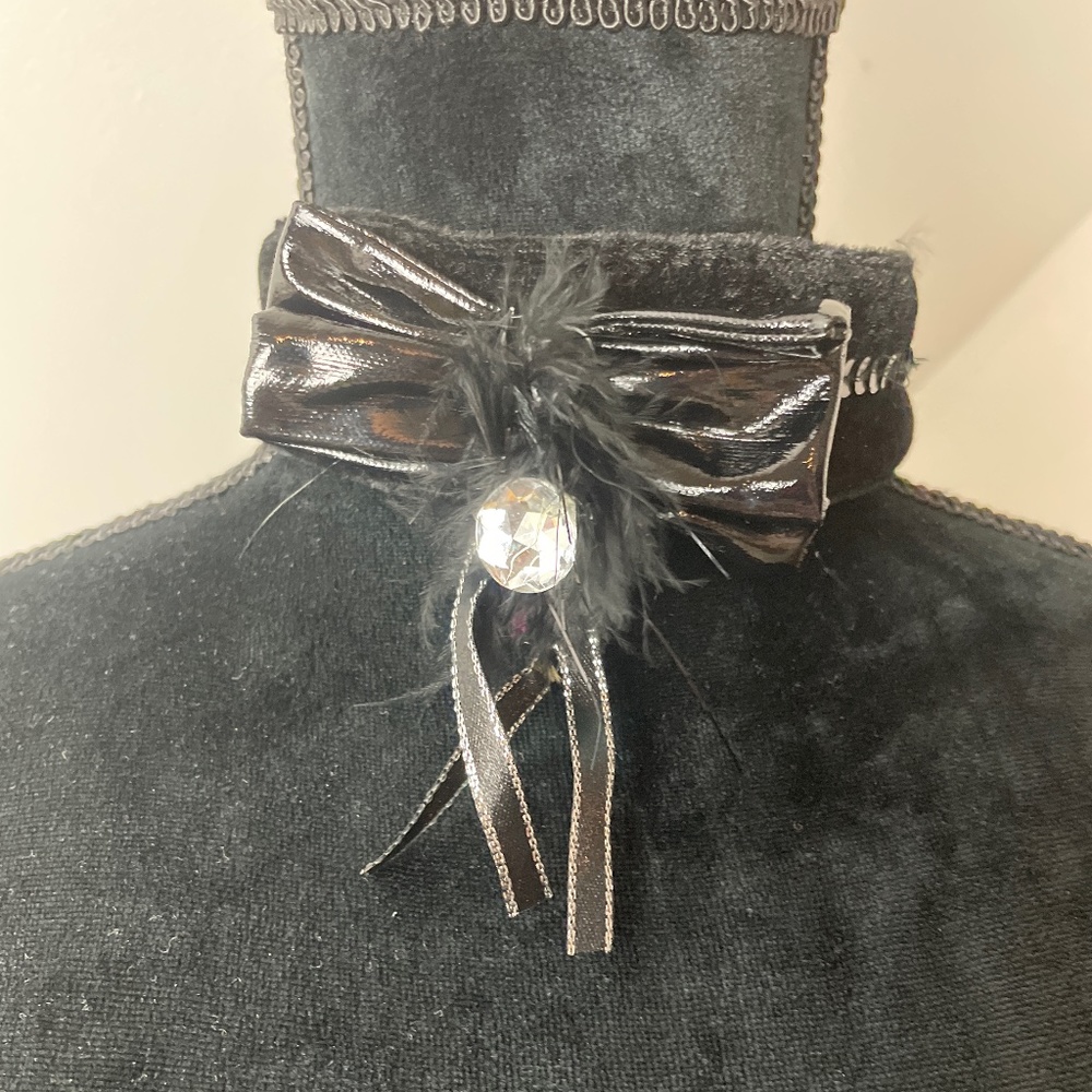 Black Fuzzy Chocker